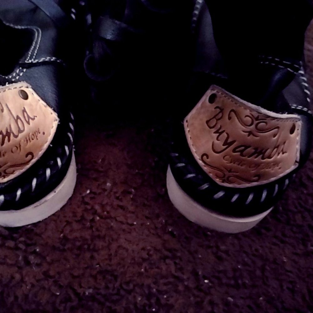 Buyamba Boots! Barely worn!